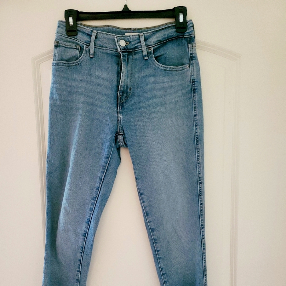 Levis jeans